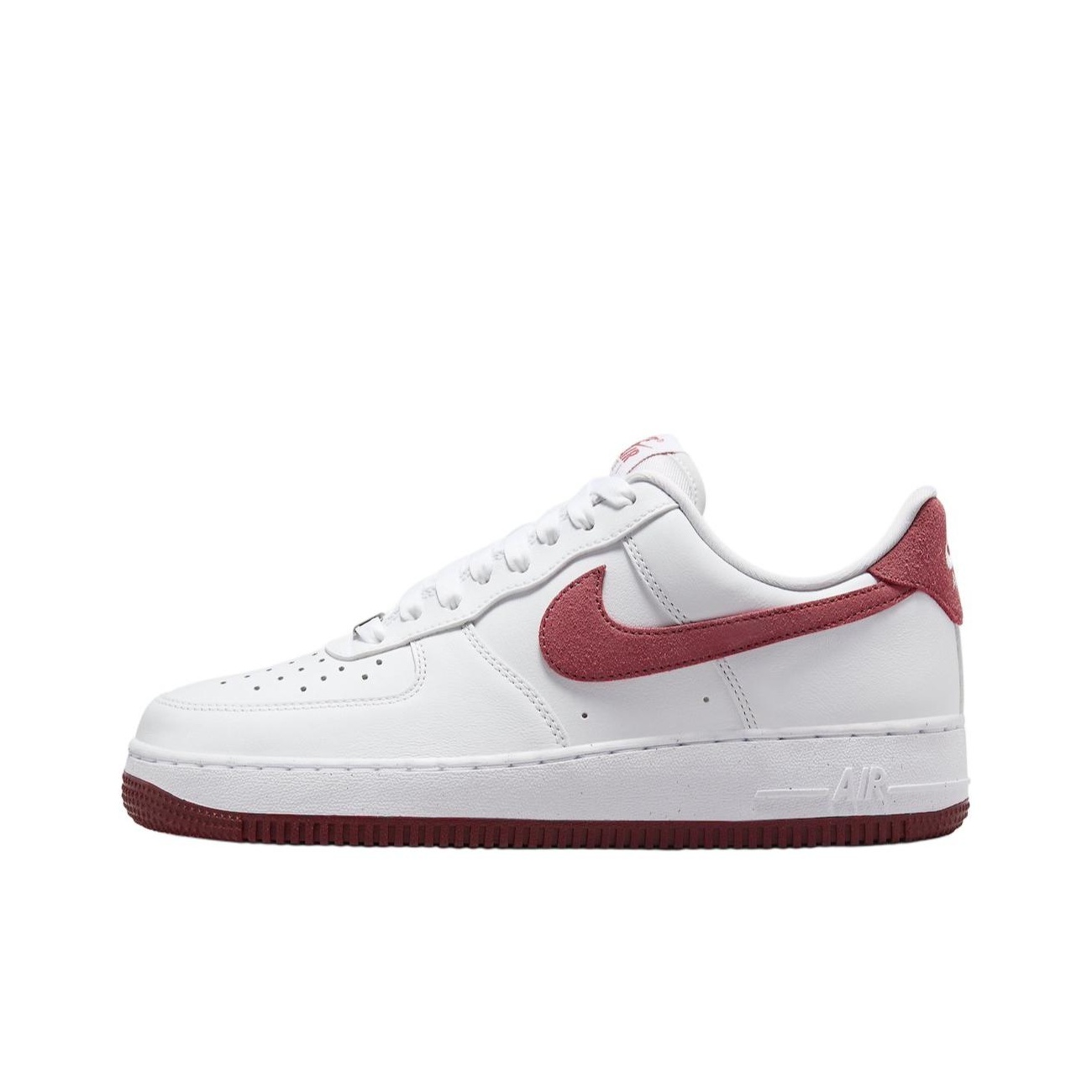 حذاء نايك إير فورس 1 المضاد لل - مراجعة Nike Shoes Air Force 1 وسعره